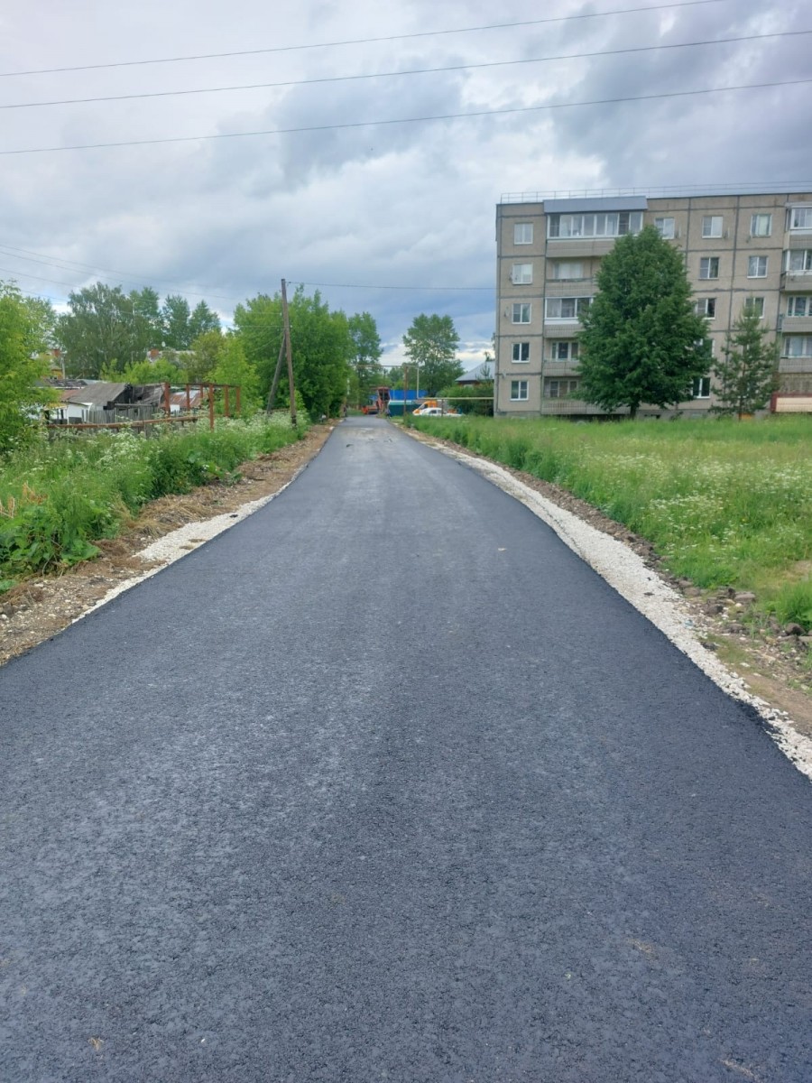 Дорог получить. Асфальт. Асфальтная дорога. Сельские дороги. Советский асфальт.